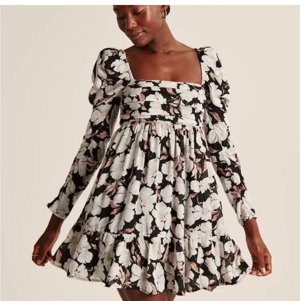 NWT- Abercrombie and Fitch Longsleeve BLACK rouched dress - Sz Sm